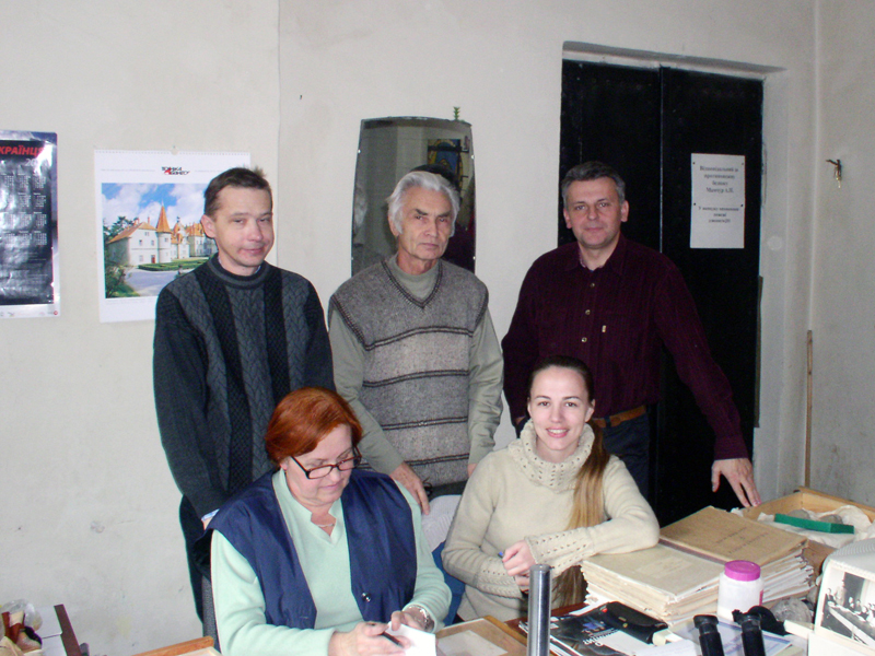 Зліва направо (сидять) М.Цигель, С.Бакаєва, (стоять) В.Войчишин, Д.Дригант, А.Мамчур